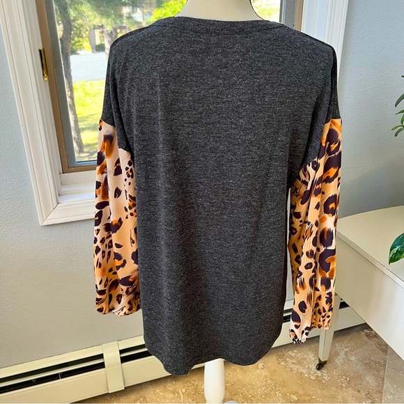 Davi & Dani long sleeve, leopard print shirt - Picture 4 of 5